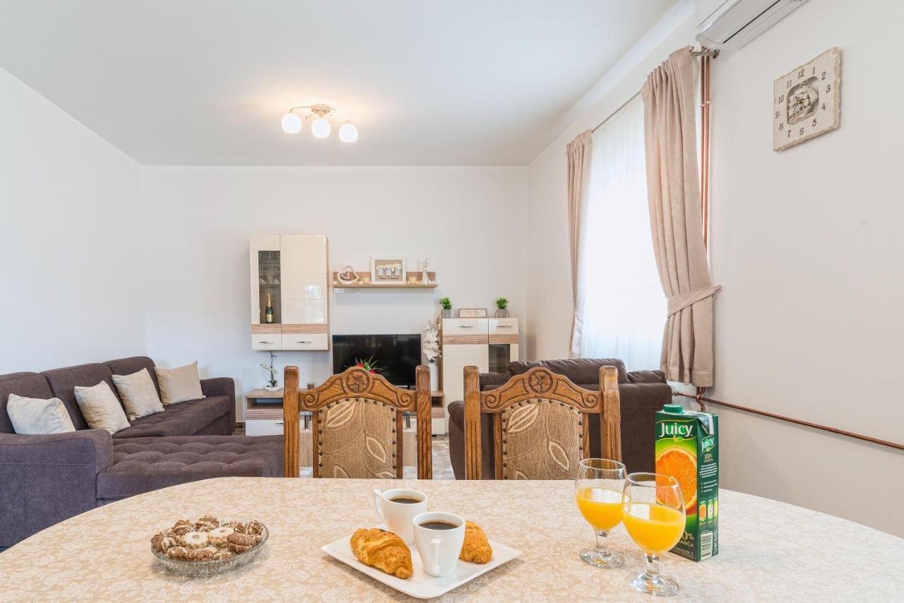 Apartman Tea ปริฟลากา ภายนอก รูปภาพ